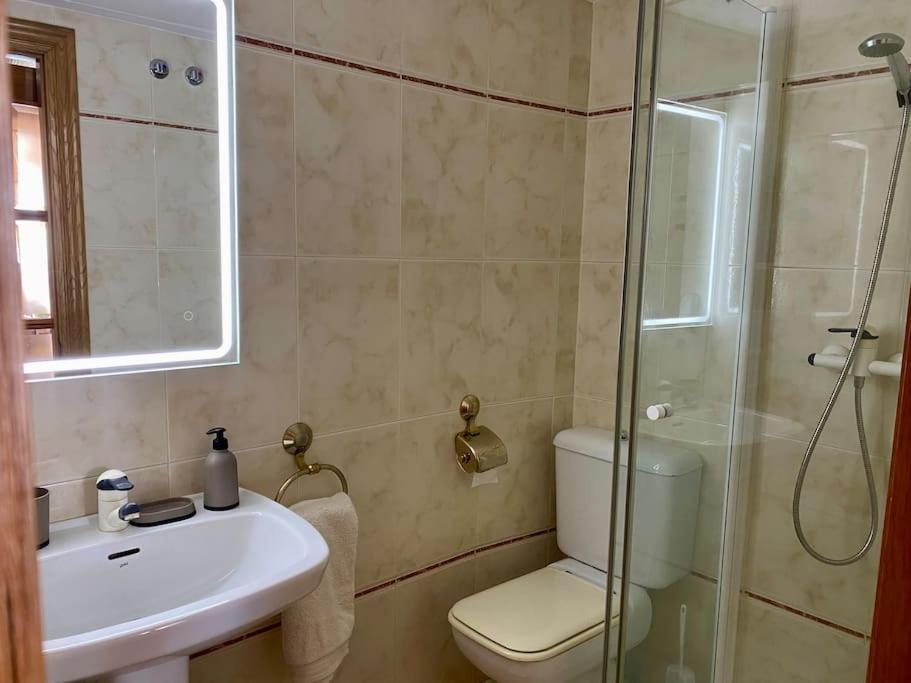 דירות Seafront In Marbella With Pool And Garage מראה חיצוני תמונה