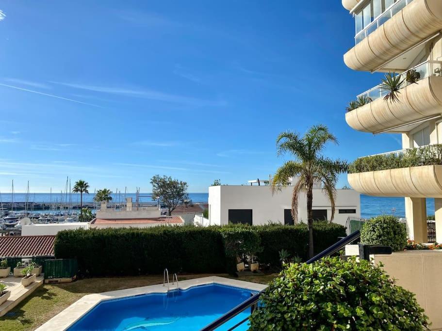 דירות Seafront In Marbella With Pool And Garage מראה חיצוני תמונה